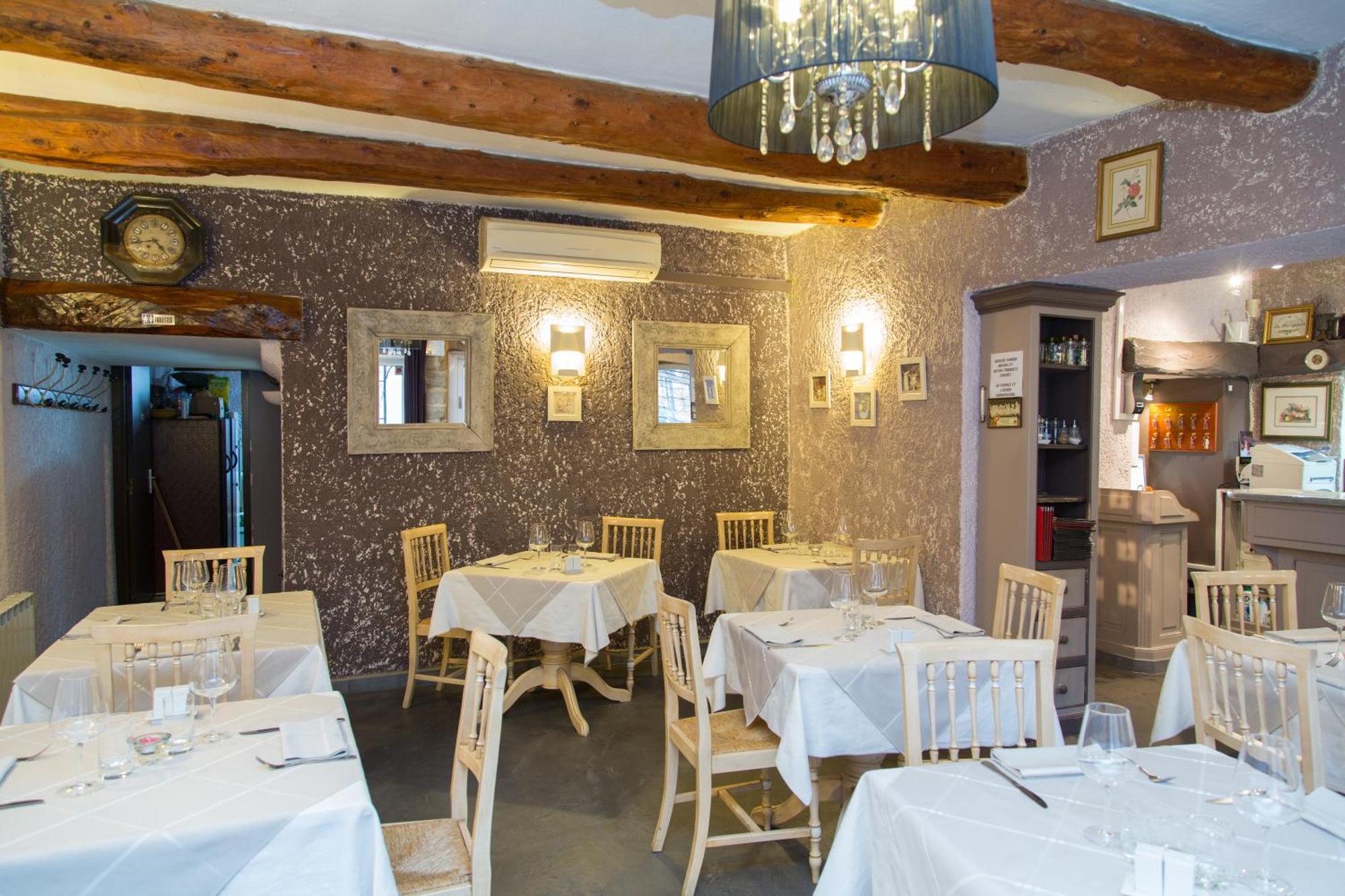Logis Hotel Restaurant La Farigoule Sainte-Cécile-les-Vignes Exterior foto