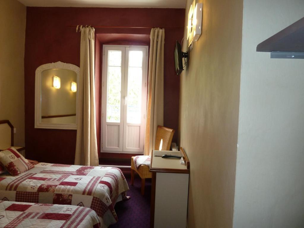 Logis Hotel Restaurant La Farigoule Sainte-Cécile-les-Vignes Quarto foto