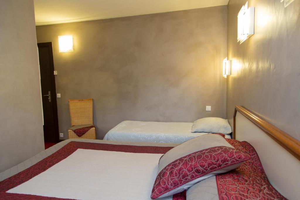Logis Hotel Restaurant La Farigoule Sainte-Cécile-les-Vignes Quarto foto