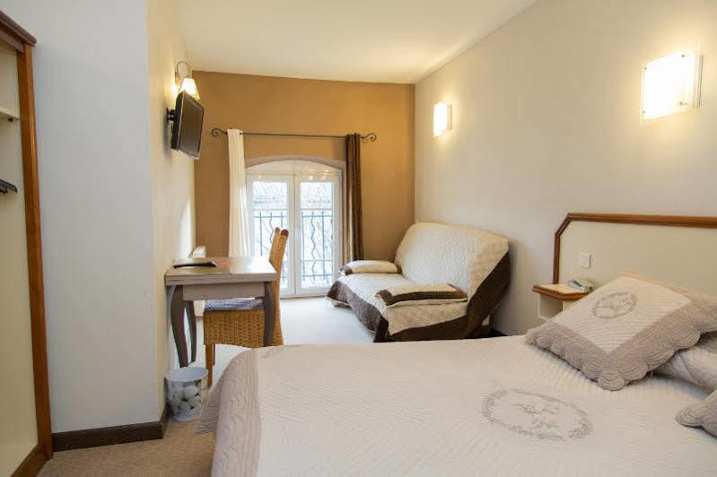 Logis Hotel Restaurant La Farigoule Sainte-Cécile-les-Vignes Exterior foto
